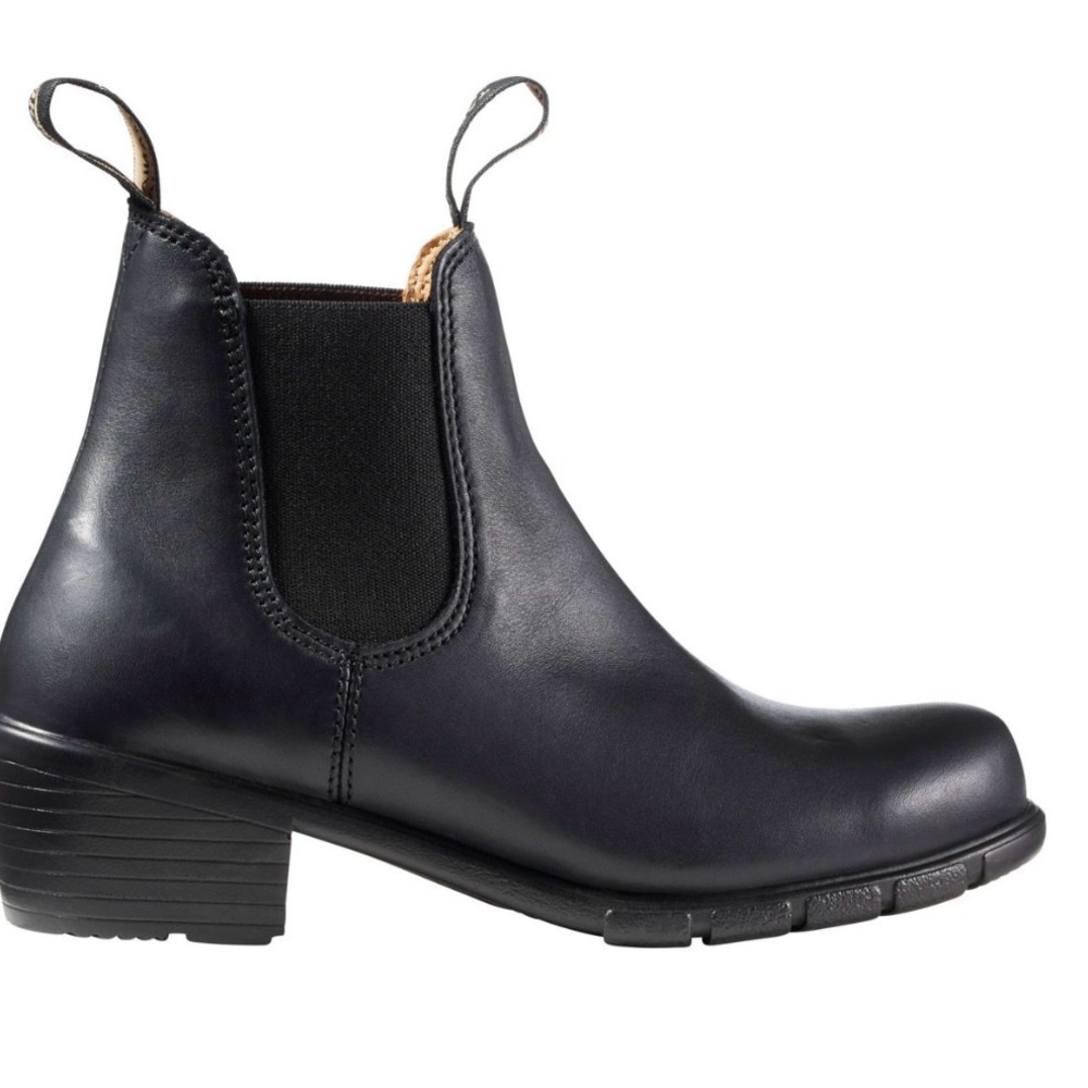 Blundstone Black Leather Heeled Chelsea Boots